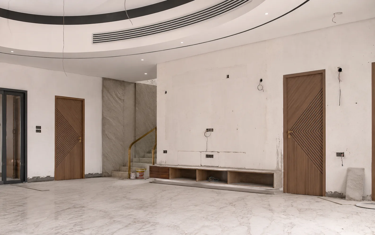 Grand Living Room — before Luxora renovation